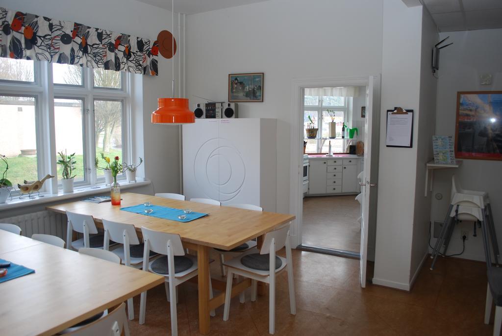 Ahus B&B Och Vandrarhem エクステリア 写真