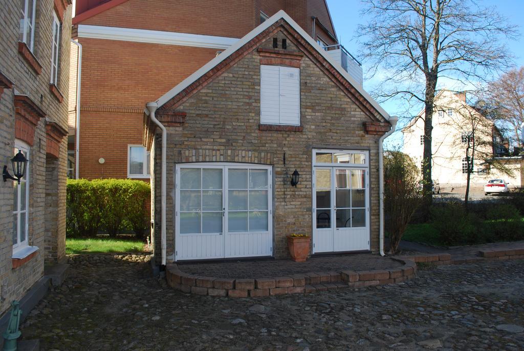 Ahus B&B Och Vandrarhem エクステリア 写真