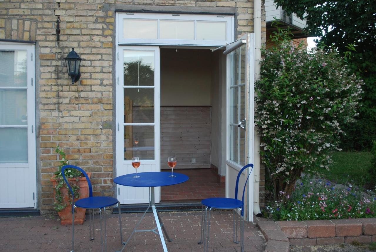 Ahus B&B Och Vandrarhem エクステリア 写真