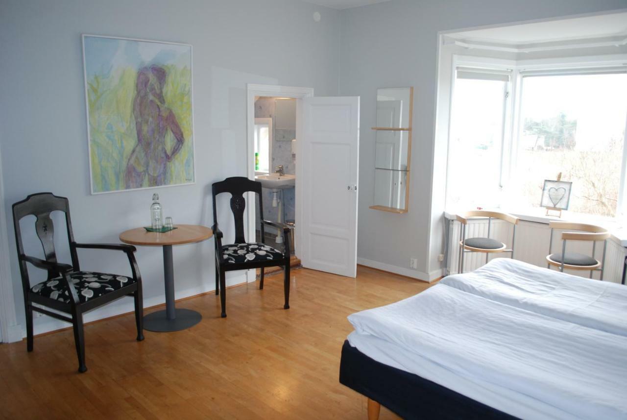 Ahus B&B Och Vandrarhem エクステリア 写真